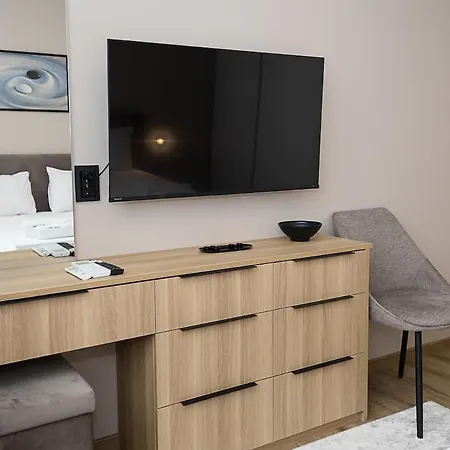1br Luxury With Sea View And Parking Space فارنا